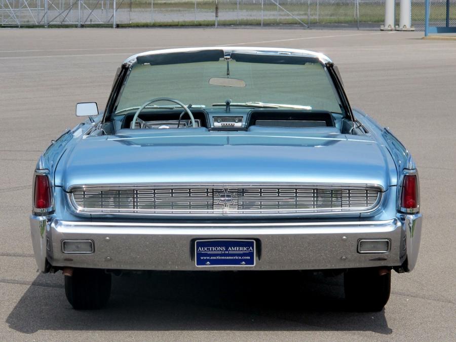  Lincoln Continental Convertible (74A) 1962 года  (фото 8 из 35)